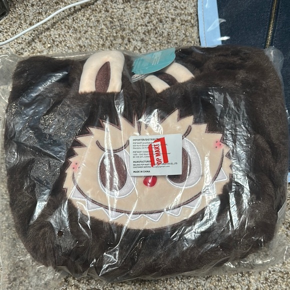 LABUBU REVERSIBLE PLUSH BAG - Picture 1 of 2